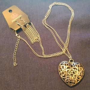 3 for 💲25🌟necklace & earrings set filligree heart chain silver-tone Paparazzi